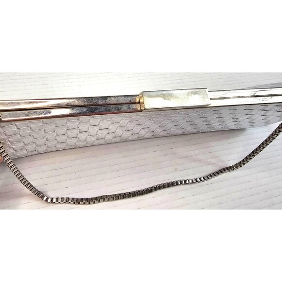 Vintage Y2K Silver Woven Metal Clutch Purse With Chain Strap & Snap Closure - Picture 5 of 9